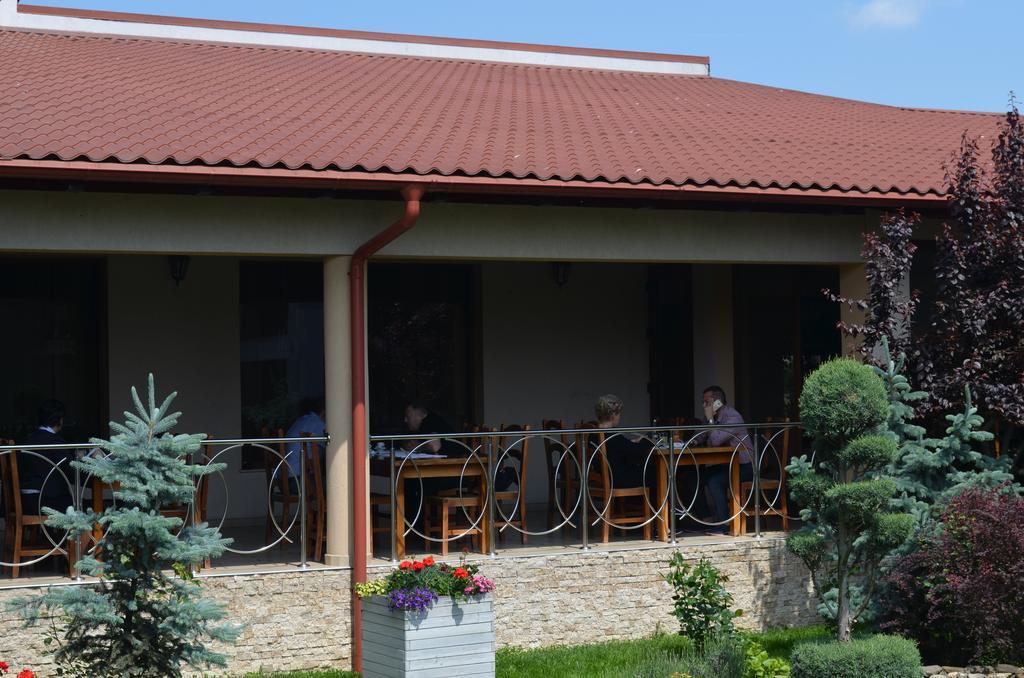 Hotel Astoria Alba Iulia Buitenkant foto