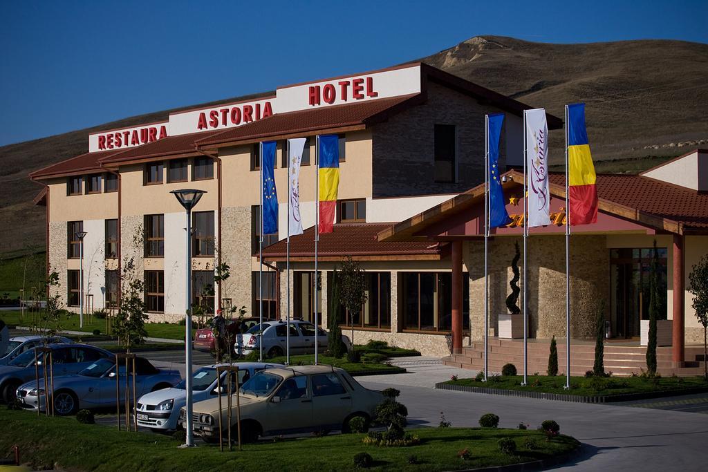 Hotel Astoria Alba Iulia Buitenkant foto
