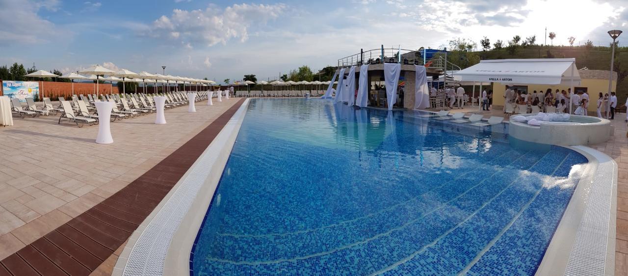 Hotel Astoria Alba Iulia Buitenkant foto