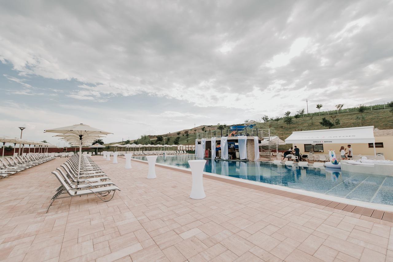 Hotel Astoria Alba Iulia Buitenkant foto