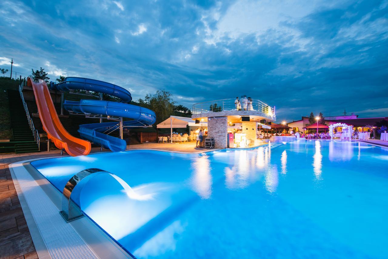 Hotel Astoria Alba Iulia Buitenkant foto