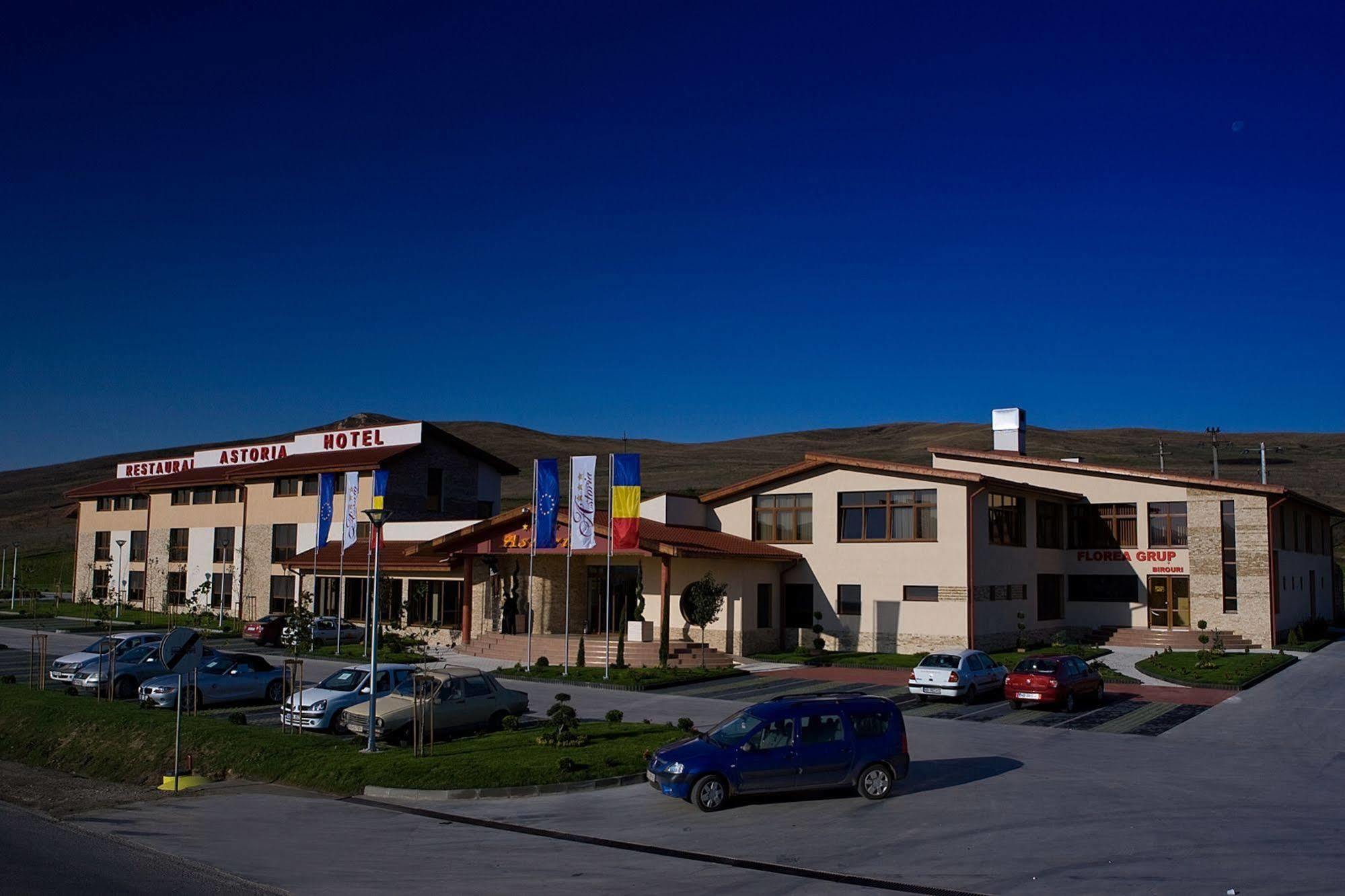 Hotel Astoria Alba Iulia Buitenkant foto