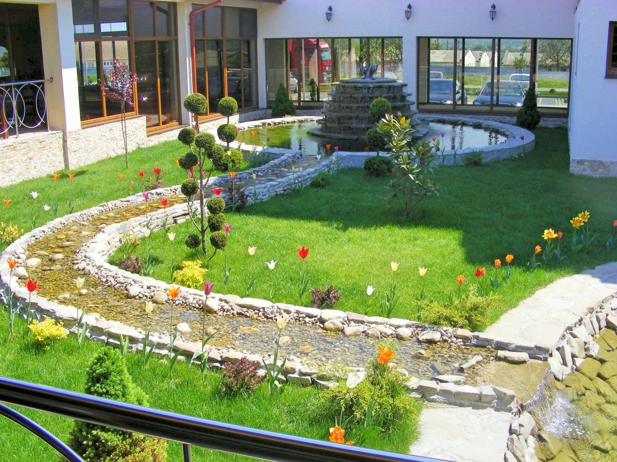 Hotel Astoria Alba Iulia Buitenkant foto