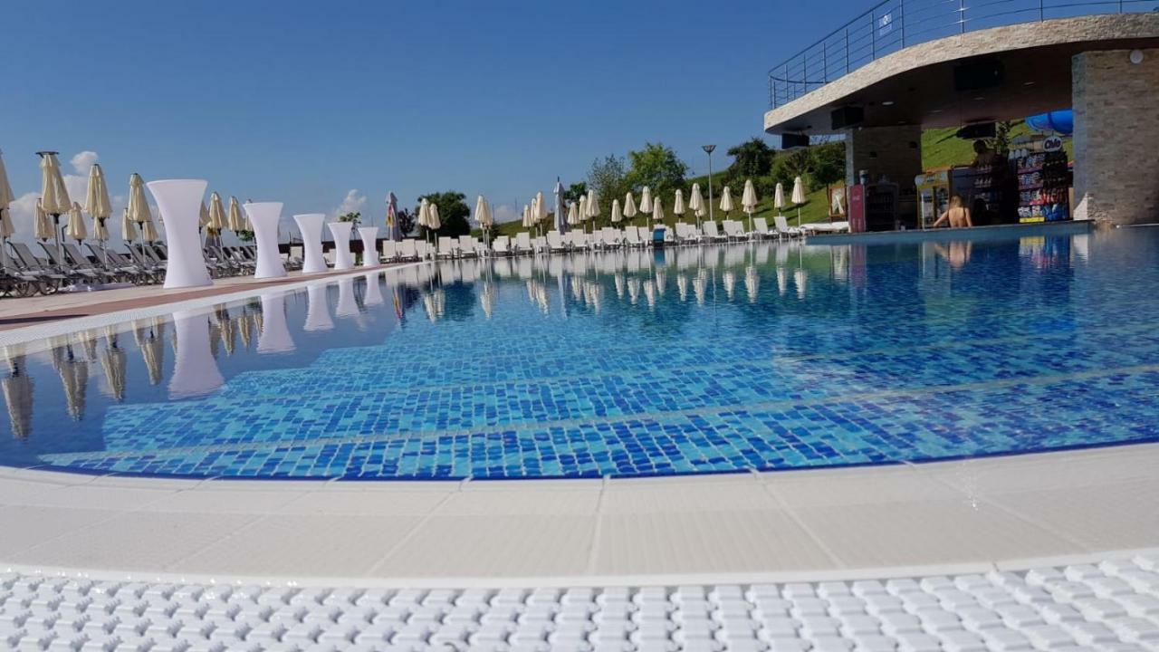 Hotel Astoria Alba Iulia Buitenkant foto
